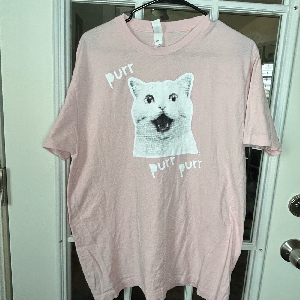 Light Pink Cat T-Shirt Size‎ Large